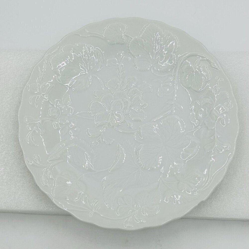 Laslo for Mikasa White Floral Embossed 9" Salad Plate Vintage Japan
